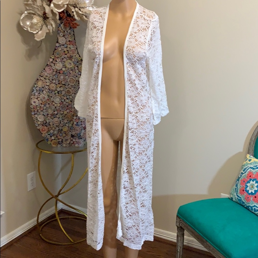 Lace kimono - Picture 1 of 5